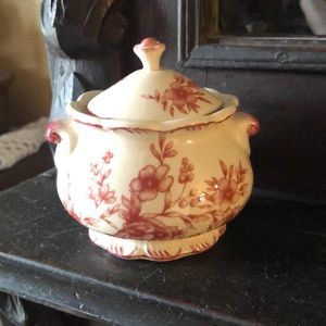 Sweet little ceramic dish with lid perfect condition cream and rose